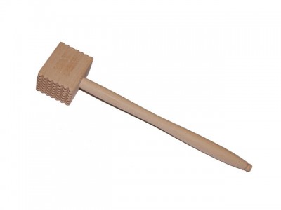 Meat beater with 49 wooden teeth